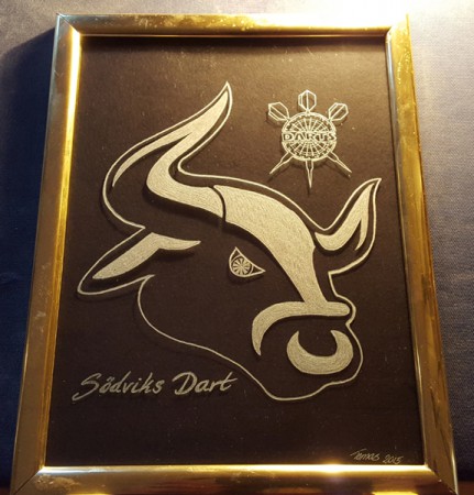 Glasgravyr. "Bullseye"