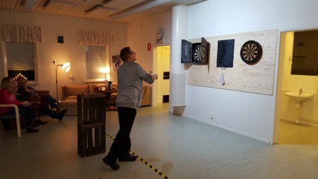 Janne siktar in sig...