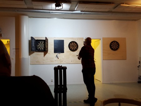 Djup koncentration...hjälpte det...nä...